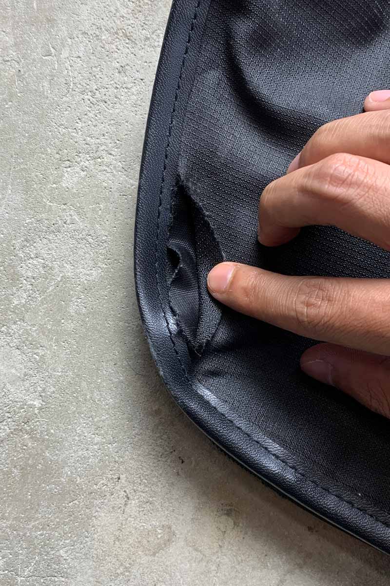 NYLON SHOULDER POUCH / BLACK [SIZE: ONE SIZE USED]