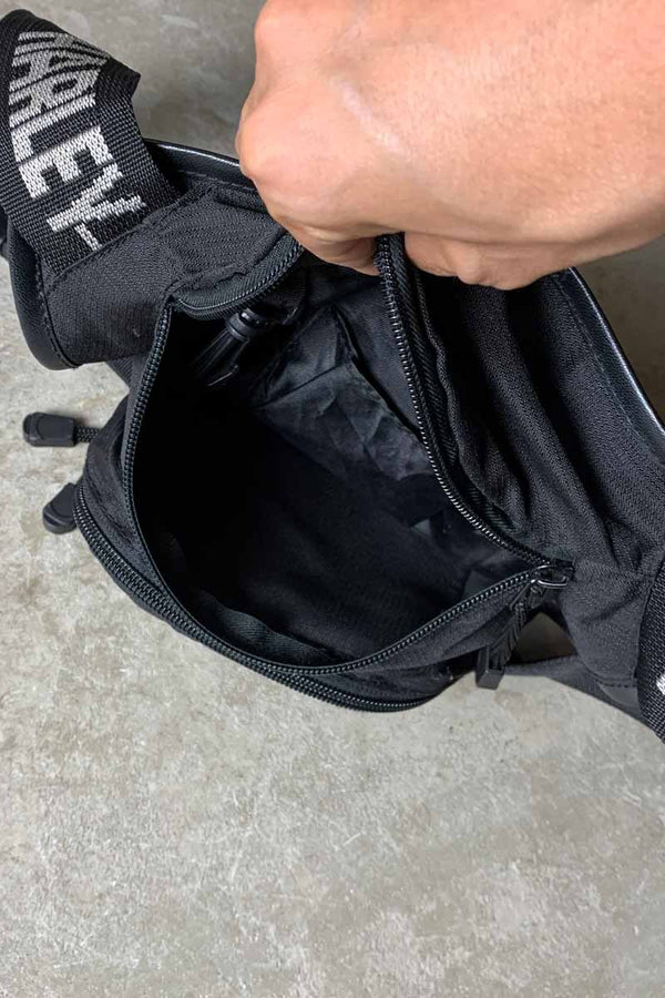 NYLON SHOULDER POUCH / BLACK [SIZE: ONE SIZE USED]