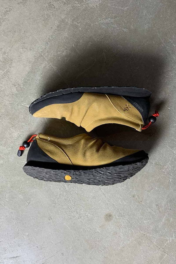 SUEDE CLIMBING SHOES / BEIGE [SIZE: US7.5 (equivalent to 25.5cm) USED]