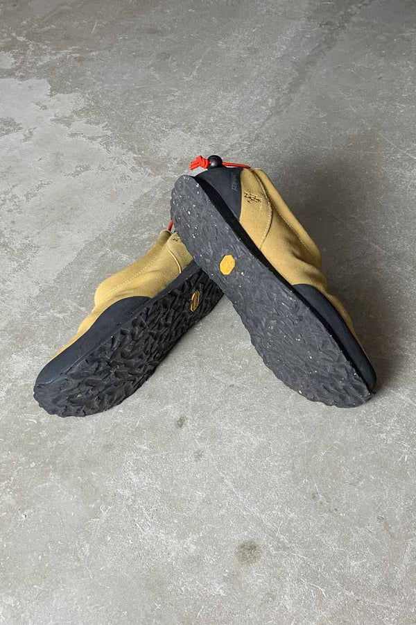 SUEDE CLIMBING SHOES / BEIGE [SIZE: US7.5 (equivalent to 25.5cm) USED]
