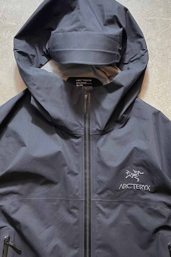 BETA GORE-TEX JACKET / BLACK [SIZE: XL USED]