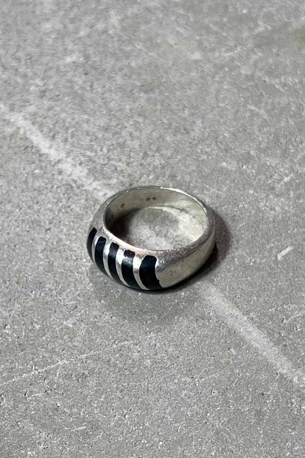 MADE IN MEXICO 925 SILVER RING W/ONYX [SIZE: US 8 1/2 Equivalent USED]