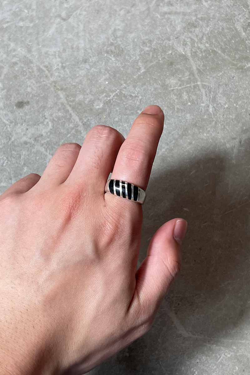 MADE IN MEXICO 925 SILVER RING W/ONYX [SIZE: US 8 1/2 Equivalent USED]