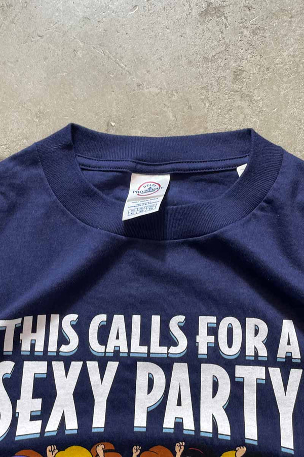 06'S FAMILY GUY SEXY PARTY T-SHIRT / NAVY [SIZE: XL USED]