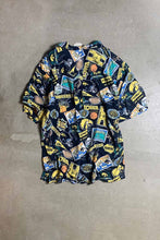 画像をギャラリービューアに読み込む, 90&#39;S S/S OPEN COLLAR HAWKEYES DESIGN RAYON HAWAIIAN SHIRT / BLACK [SIZE: L USED]
