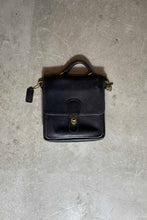 画像をギャラリービューアに読み込む, MADE IN USA 90&#39;S MEDIUM TURN LOCK LEATHER SHOULDER BAG / BLACK [SIZE: ONE SIZE USED]
