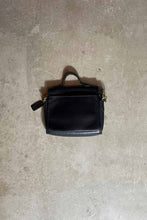 画像をギャラリービューアに読み込む, MADE IN USA 80&#39;S MEDIUM TURN LOCK LEATHER SHOULDER BAG / BLACK [SIZE: ONE SIZE USED]
