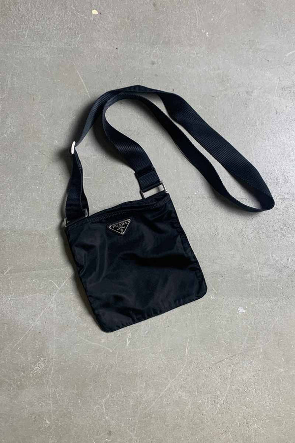 MADE IN ITALY NYLON SMALL SHOULDER BAG / BLACK [SIZE: ONE SIZE USED]