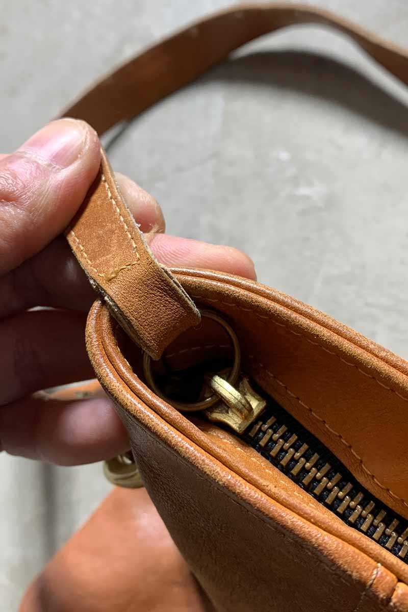 MADE IN USA 80'S MEDIUM LEATHER SHOULDER BAG / BROWN [SIZE: ONE SIZE USED]