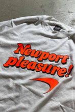 画像をギャラリービューアに読み込む, MADE IN USA 90&#39;S NEWPORT PLEASURE TIMES SQUARE PACKAGE T-SHIRT / WHITE [SIZE: L USED]
