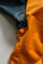 画像をギャラリービューアに読み込む, 90&#39;S HALF ZIP HOODIE NYLON JACKET / ORANGE [SIZE: M USED]
