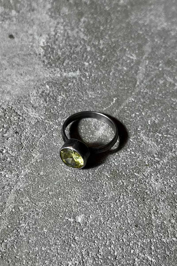 SILVER RING W/GLASS STONE [SIZE: 19 Used]
