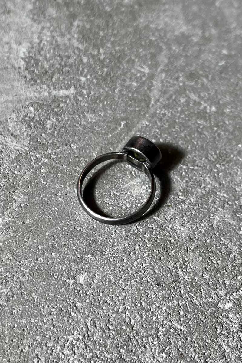 SILVER RING W/GLASS STONE [SIZE: 19 Used]