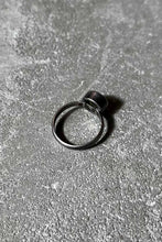 画像をギャラリービューアに読み込む, SILVER RING W/GLASS STONE [SIZE: 19号 USED]

