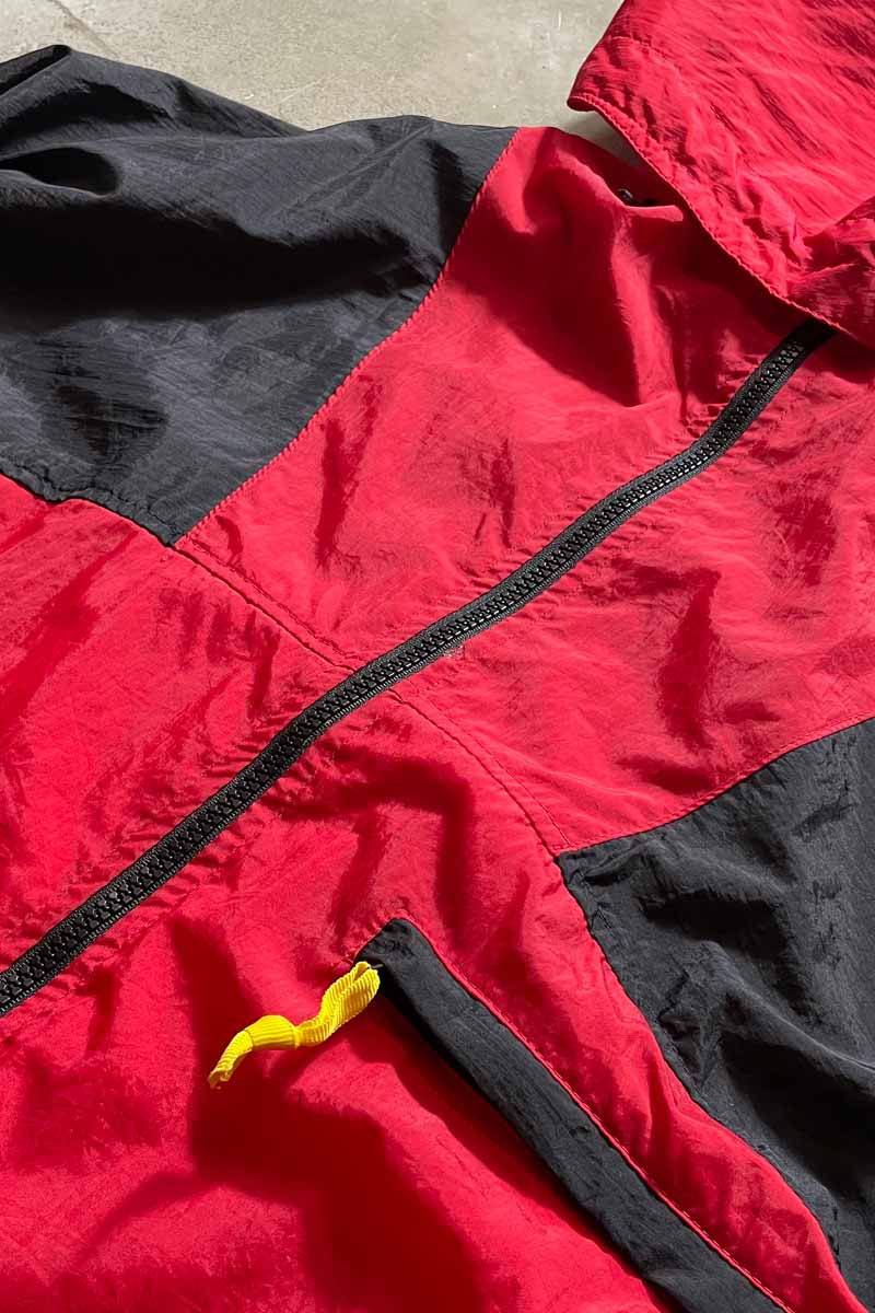 90'S PULLOVER TWO-TONE NYLON HOODIE JACKET / RED/BLACK [SIZE: XL USED]