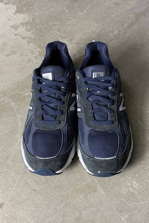 M990NV4 / NAVY [SIZE: US10 (equivalent to 28cm) USED]