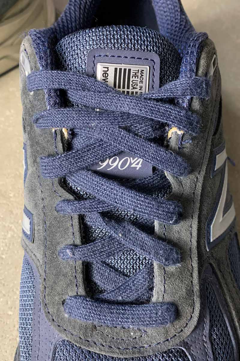 M990NV4 / NAVY [SIZE: US10 (equivalent to 28cm) USED]