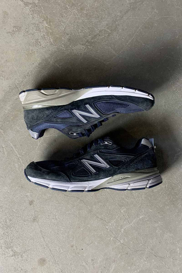M990NV4 / NAVY [SIZE: US10 (equivalent to 28cm) USED]