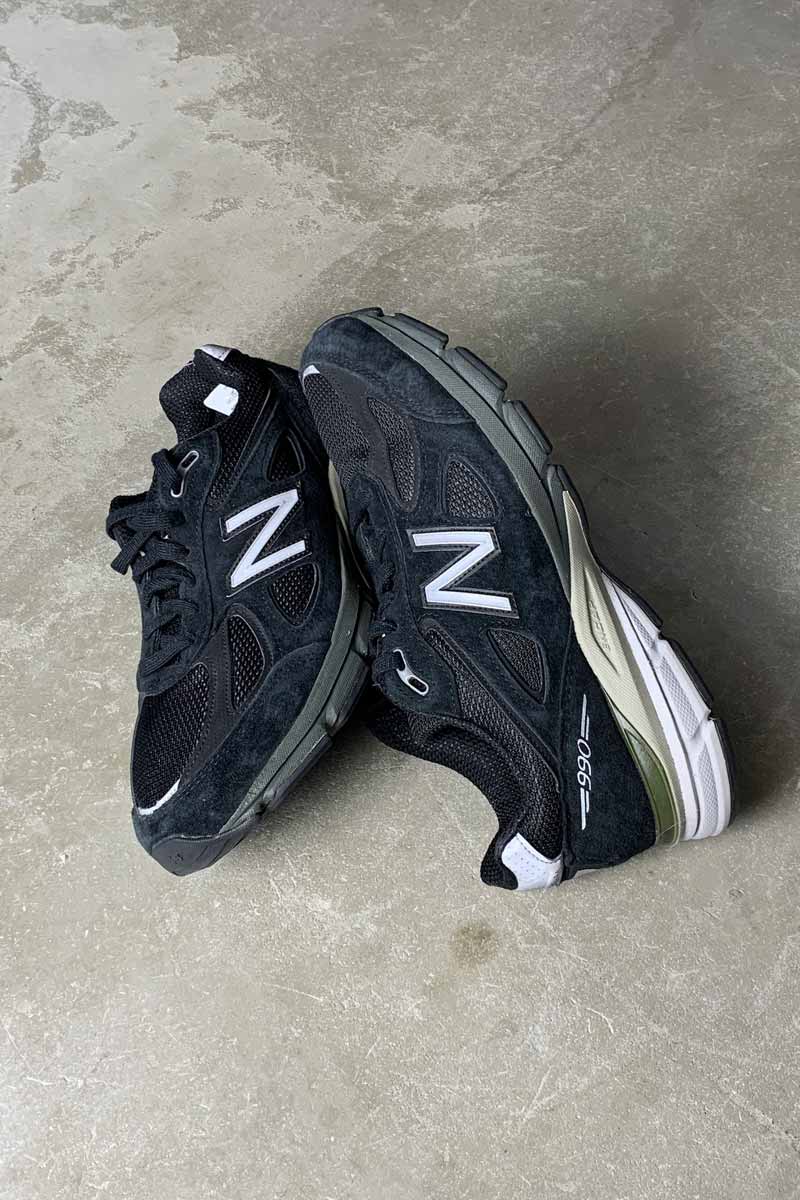 M990BK4 / BLACK [SIZE: US8.5 (equivalent to 26.5cm) USED]