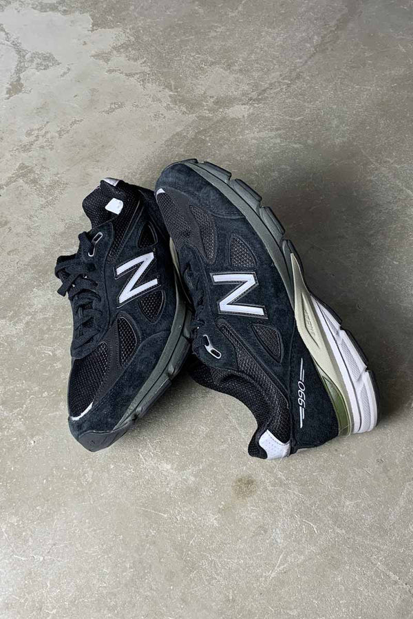 M990BK4 / BLACK [SIZE: US8.5 (equivalent to 26.5cm) USED]