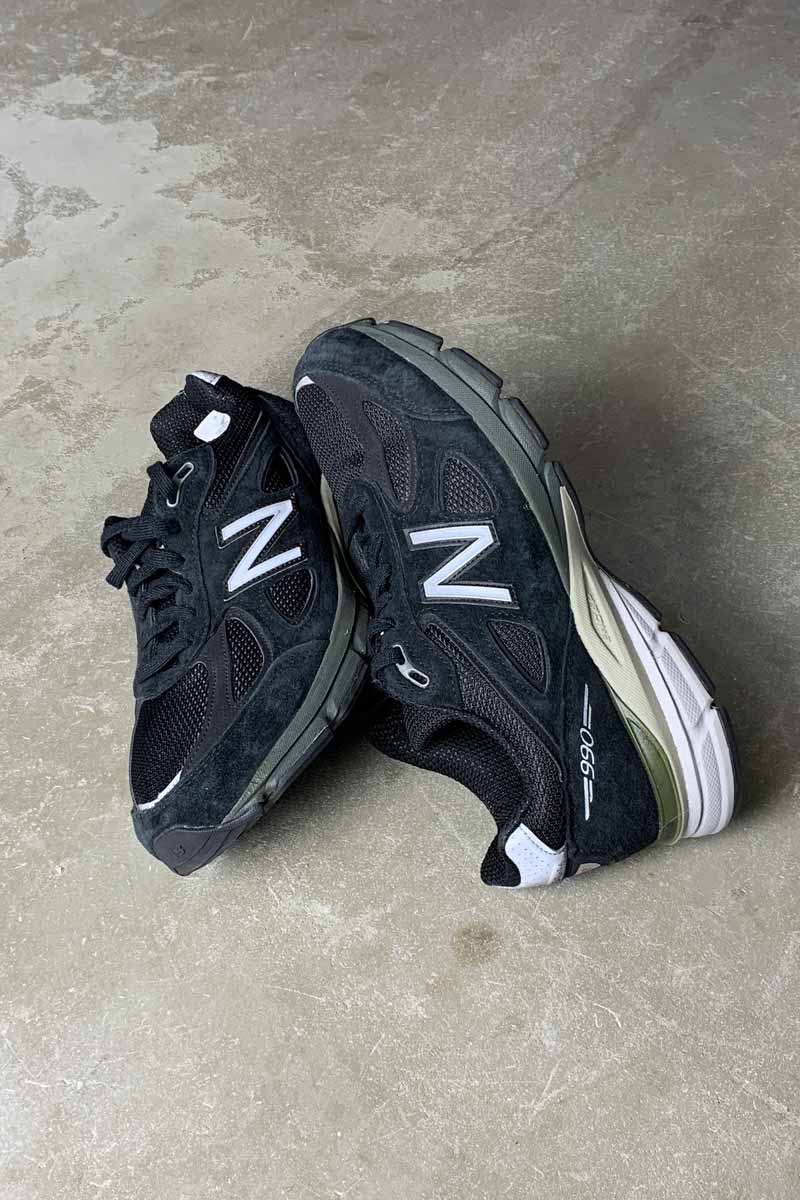 M990BK4 / BLACK [SIZE: US8.5 (equivalent to 26.5cm) USED]