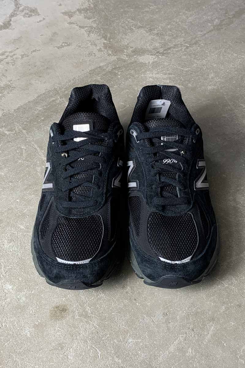 M990BK4 / BLACK [SIZE: US8.5 (equivalent to 26.5cm) USED]