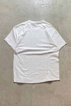 画像をギャラリービューアに読み込む, MADE IN USA 90&#39;S S/S LOGO PRINT ADVERTISING T-SHIRT / WHITE [SIZE: L USED]
