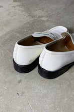 画像をギャラリービューアに読み込む, MADE IN ITARY COIN LEATHER LOAFER / WHITE [SIZE: US6.5 (24.5cm相当) USED]
