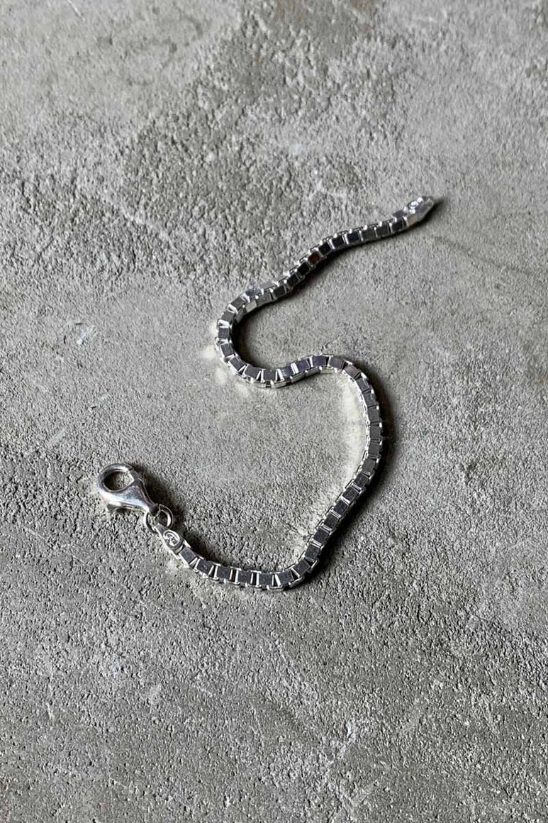 MADE IN ITALY 925 SILVER VENETIAN LINK CHAIN BRACELET [SIZE: ONE SIZE USED]