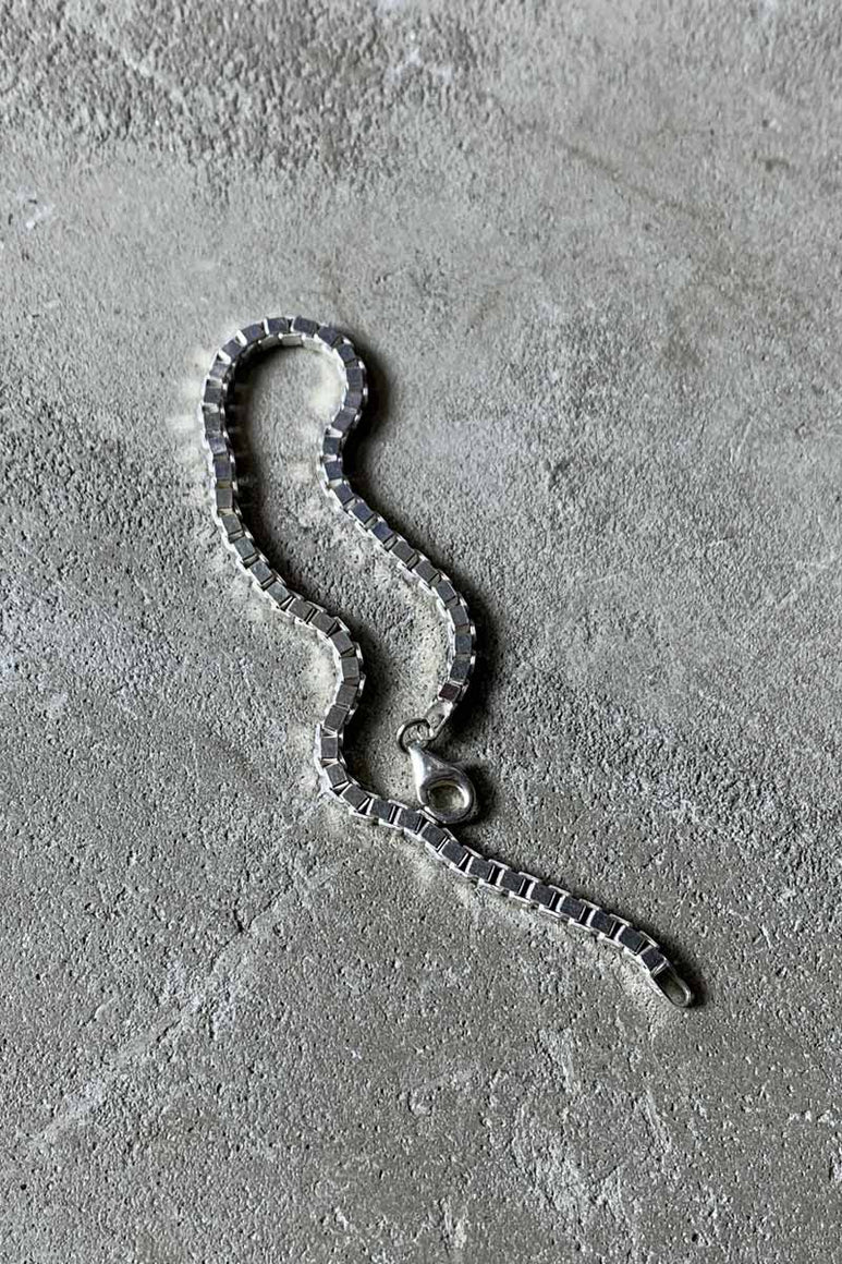 MADE IN ITALY 925 SILVER VENETIAN LINK CHAIN BRACELET [SIZE: ONE SIZE USED]