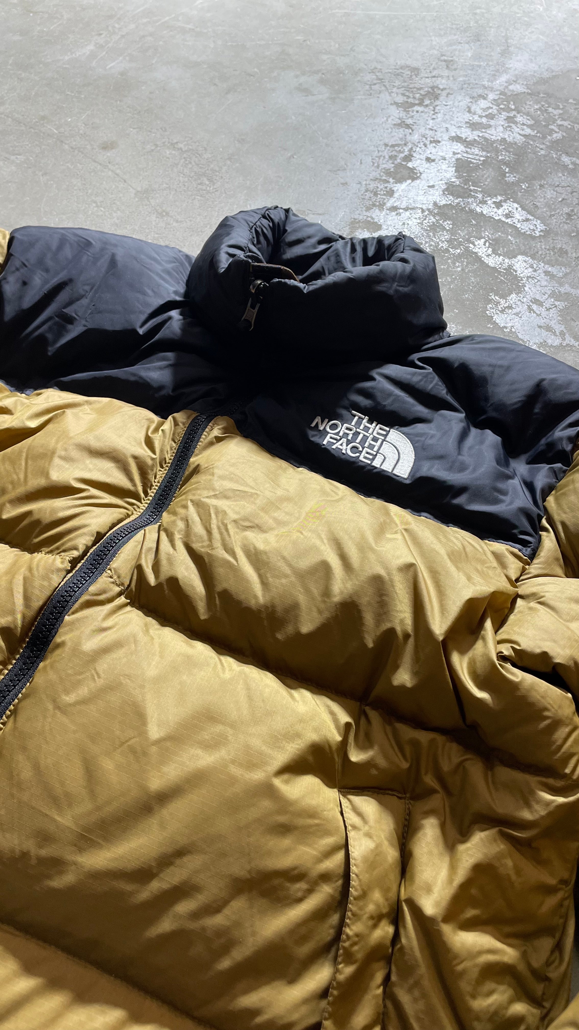 19'S 700FILL NUPTSE DOWN JACKET USA Model / BEIGE [ SIZE: M USED]