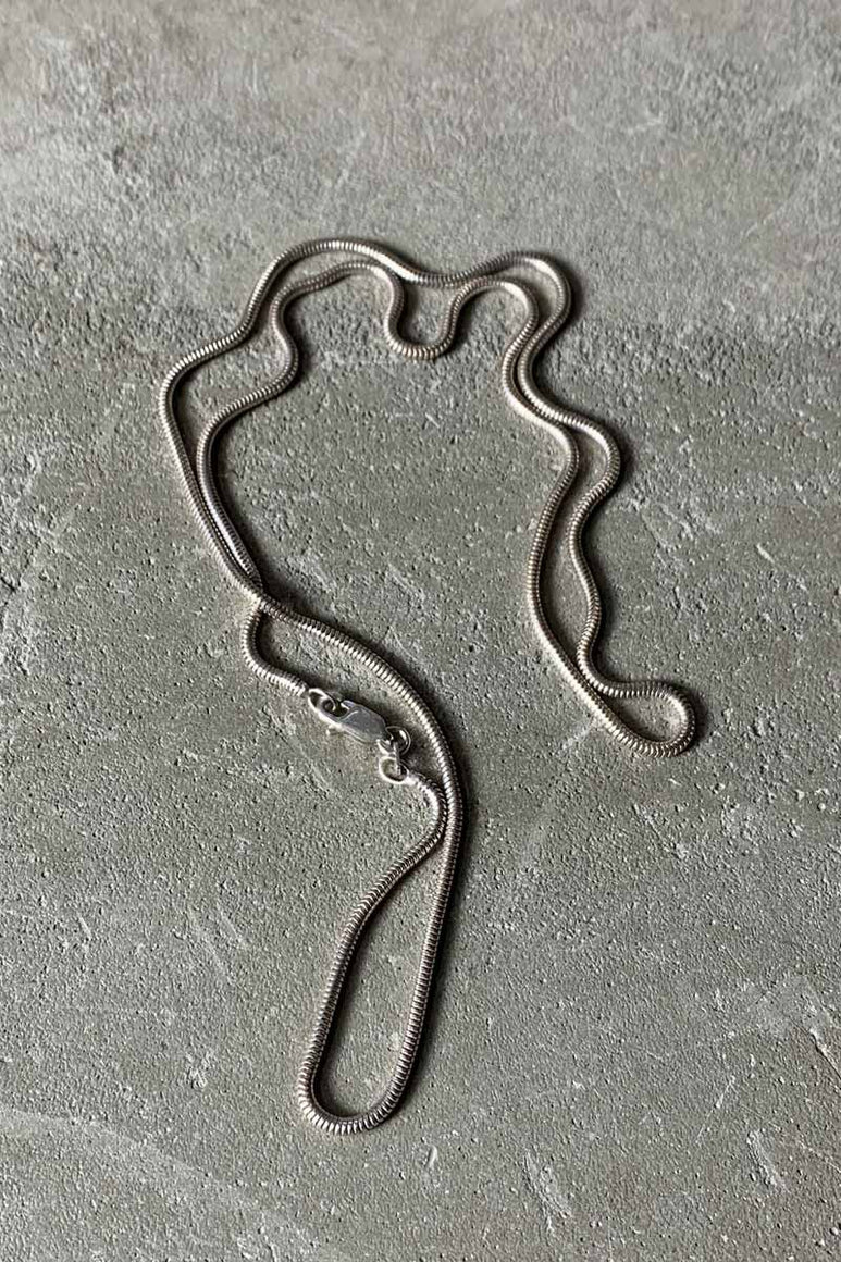 MADE IN ITALY 925 SILVER SNAKE CHAIN NECKLACE [SIZE: ONE SIZE USED]