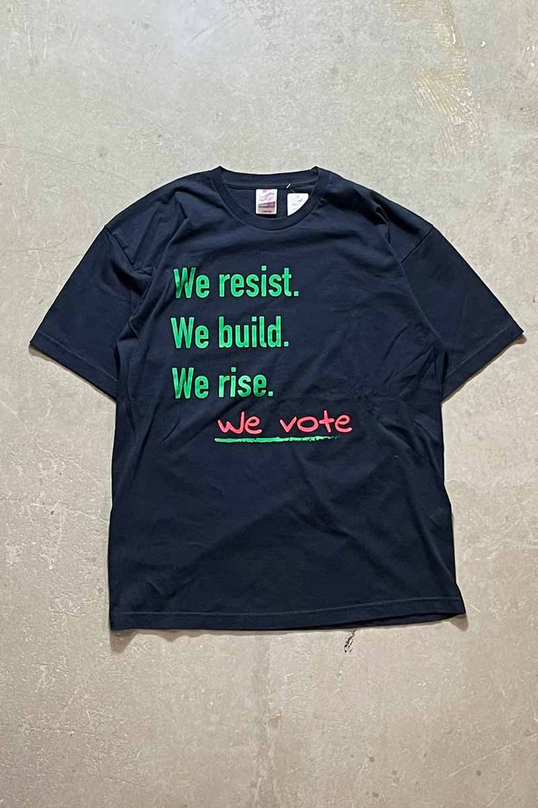 MADE IN USA 90'S S/S WE RESIST PRINT MESSEGE T-SHIRT / BLACK [SIZE: L USED]
