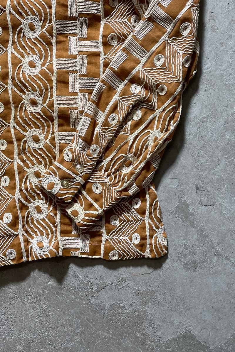 70'S LONG SLEEVE EMBROIDERED DESIGN SHIRT / BROWN [SIZE: M USED]