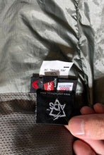 画像をギャラリービューアに読み込む, ECWCS GEN3 LEVEL7 PRIMALOFT JACKET 新品用バック有 / KHAKI [SIZE:M DEADSTOCK/ NOS]
