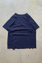 画像をギャラリービューアに読み込む, MADE IN USA 80&#39;S WILKES PRINT T-SHIRT / NAVY [SIZE: L USED]
