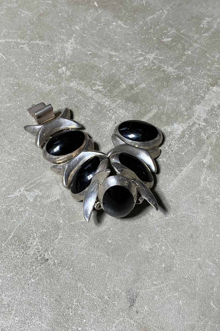 MADE IN MEXICO 925 SILVER BRACELET W/ONYX [SIZE: ONE SIZE USED]