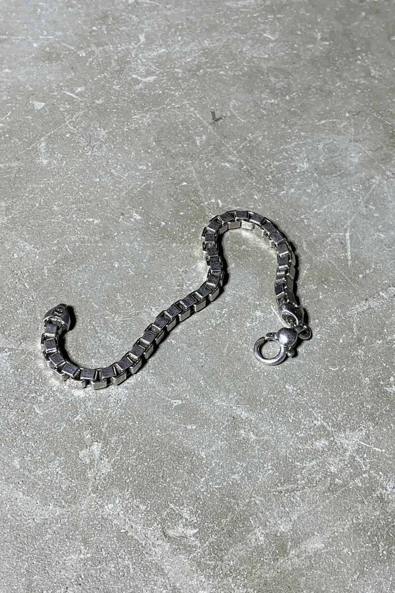 MADE IN ITALY 925 SILVER VENETIAN LINK BRACELET [SIZE: ONE SIZE USED]