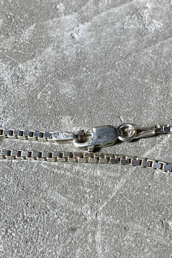 MADE IN ITALY 925 SILVER VENETIAN LINK NECKLACE [SIZE: ONE SIZE USED]