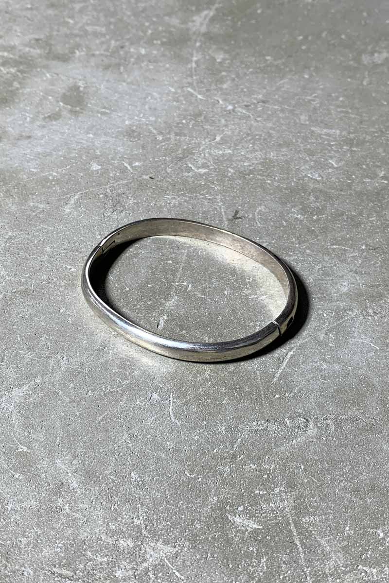 925 SILVER BANGLE W/ONYX [SIZE: ONE SIZE USED]