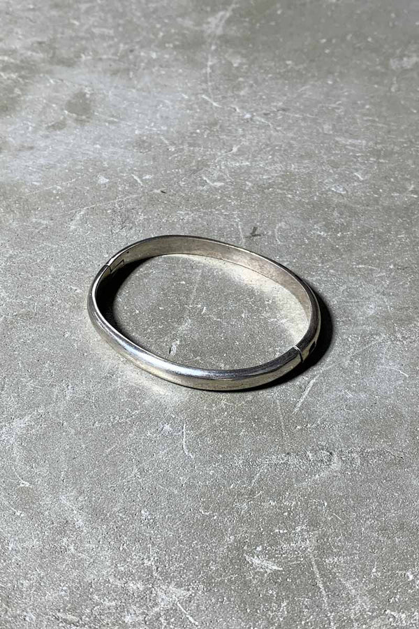 925 SILVER BANGLE W/ONYX [SIZE: ONE SIZE USED]