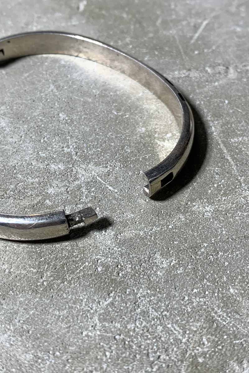 925 SILVER BANGLE W/ONYX [SIZE: ONE SIZE USED]
