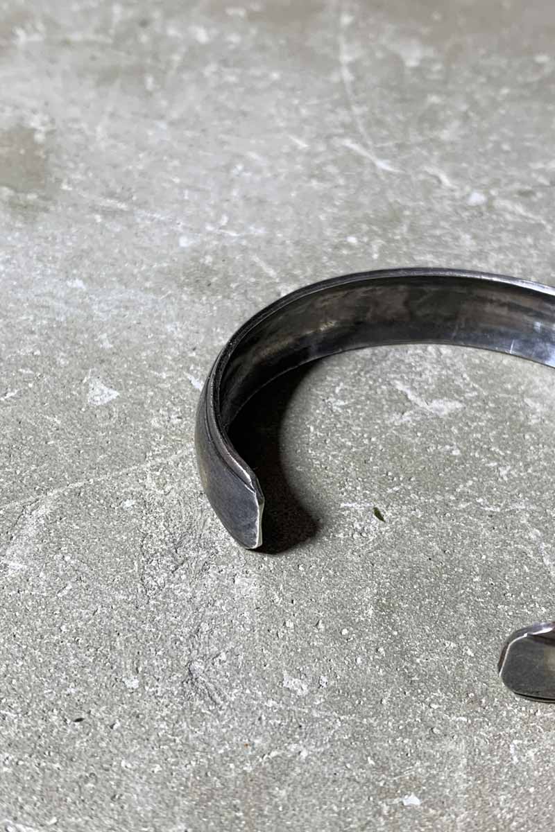 SILVER BANGLE W/STONE [SIZE: ONE SIZE USED]