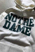 画像をギャラリービューアに読み込む, MADE IN USA 80&#39;S NOTRE DAME COLLEGE PRINT SWEAT HOODIE / WHITE [SIZE: XL USED]
