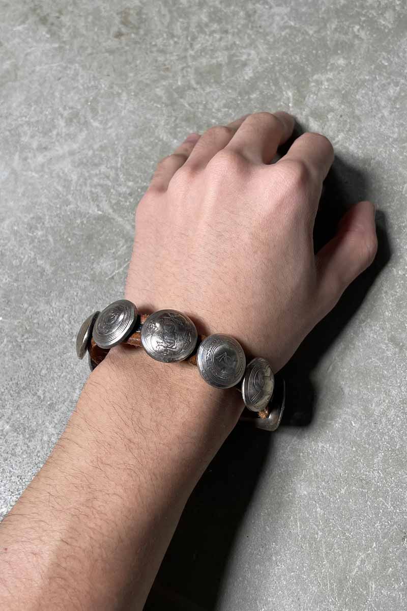 VINTAGE LEATHER BRACELET [SIZE: ONE SIZE USED]