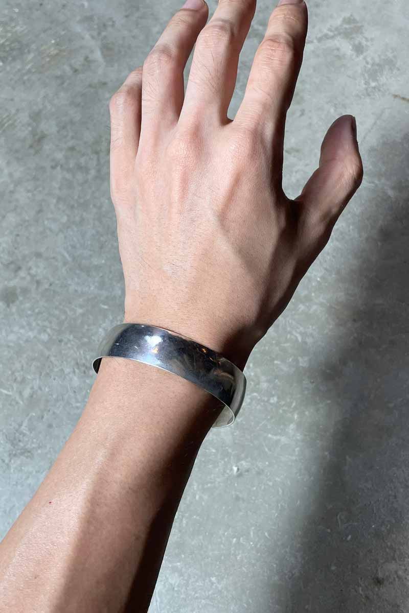 STERLING SILVER BANGLE [ONE SIZE]