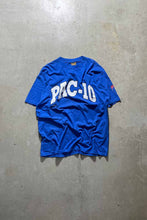 画像をギャラリービューアに読み込む, MADE IN USA 90&#39;S PAC-10 PRINT T-SHIRT / BLUE [SIZE: XL USED]

