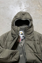 画像をギャラリービューアに読み込む, Y2K EARLY 00&#39;S NYLON HOODIE PUFF JACKET / KHAKI [SIZE: L DEADSTOCK/NOS]
