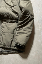 画像をギャラリービューアに読み込む, Y2K EARLY 00&#39;S NYLON HOODIE PUFF JACKET / KHAKI [SIZE: L DEADSTOCK/NOS]
