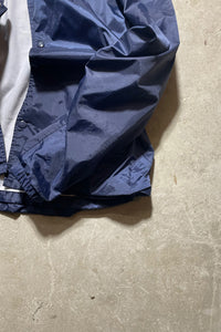 BACK LOGO NYLON COACH JACKET  / NAVY	[SIZE: XL USED]